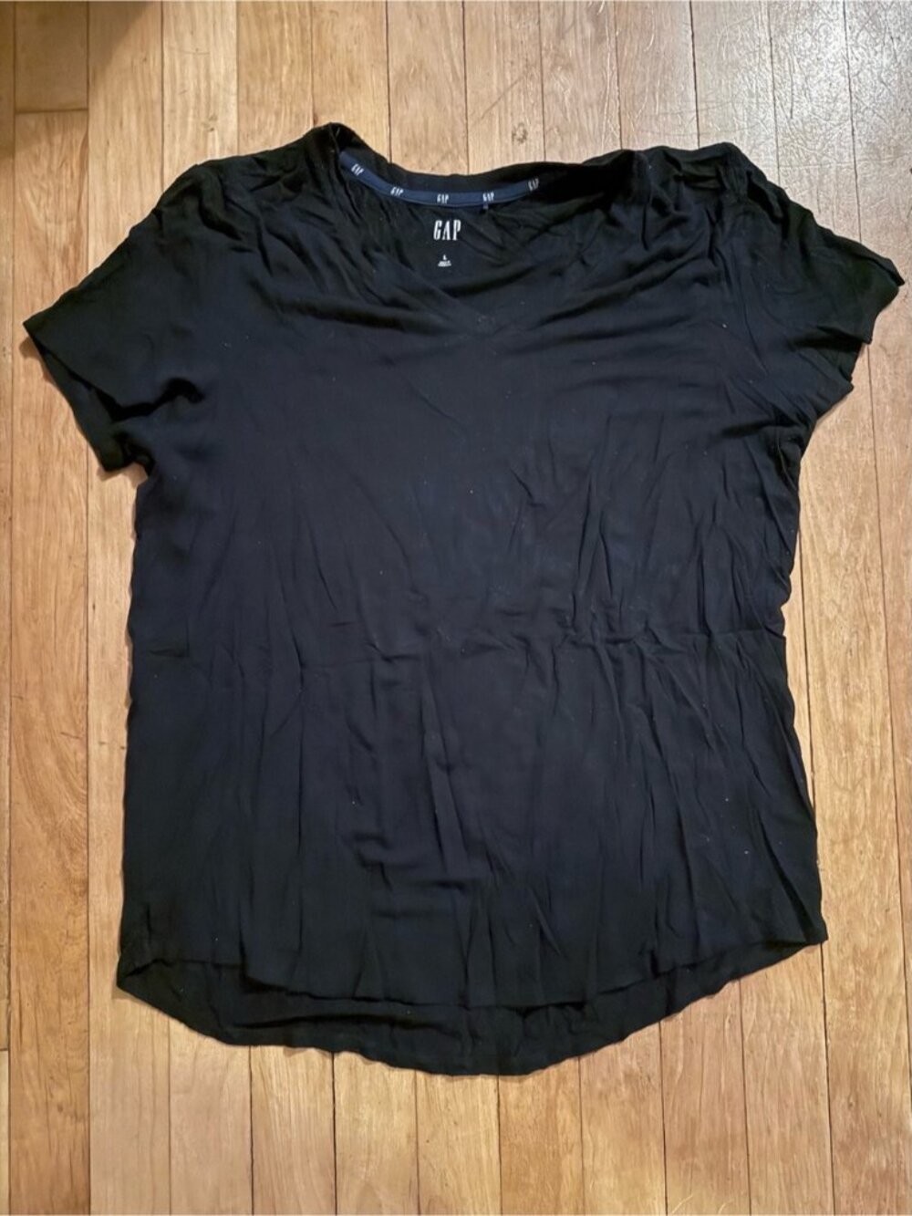 Women's Short Sleeve V-Neck Tee